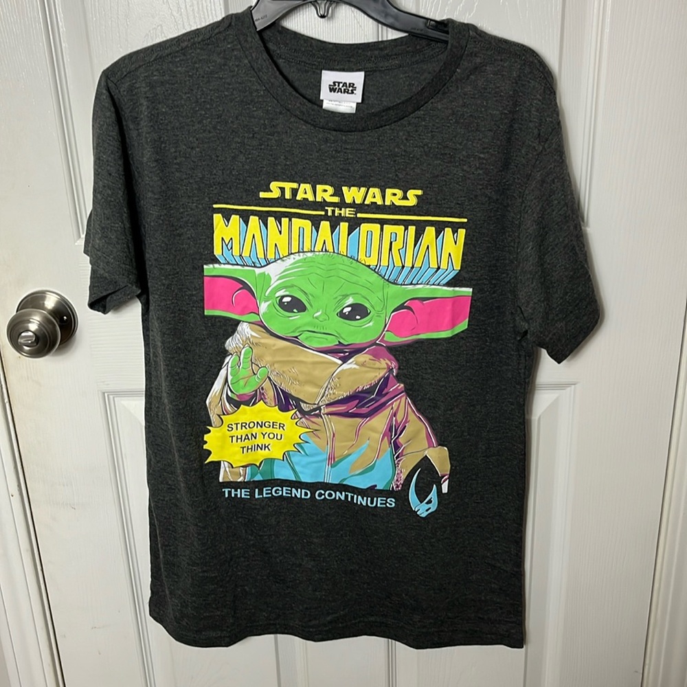 Star Wars Mandalorian Grogu Baby Yoda Graphic Tee Men’s L – Disney Shirt